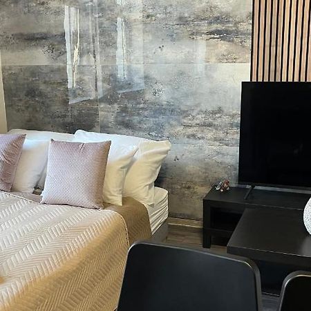 Downtown Boutique Apartments Liberec Bagian luar foto